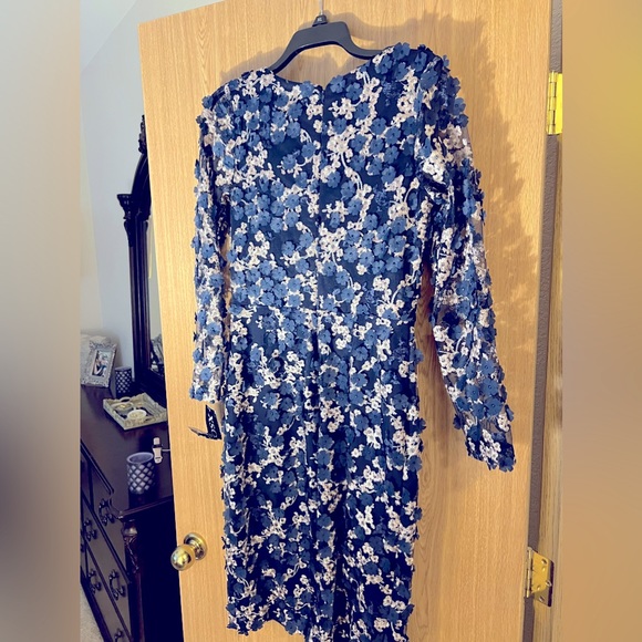 Dress - Picture 5 of 5